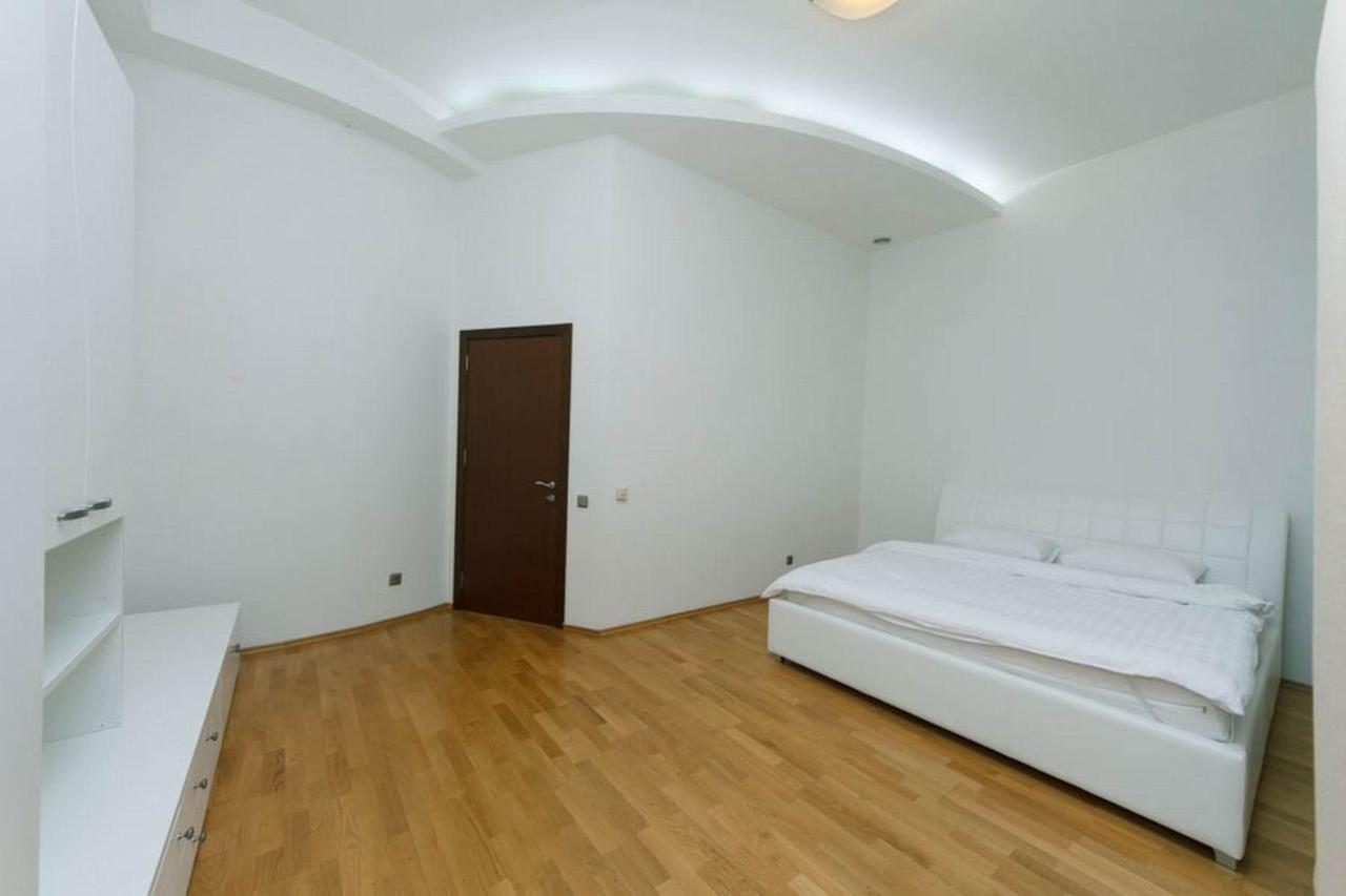 Апартаменти Lux Near Maidan, Khreschutyk 3Br Київ Екстер'єр фото